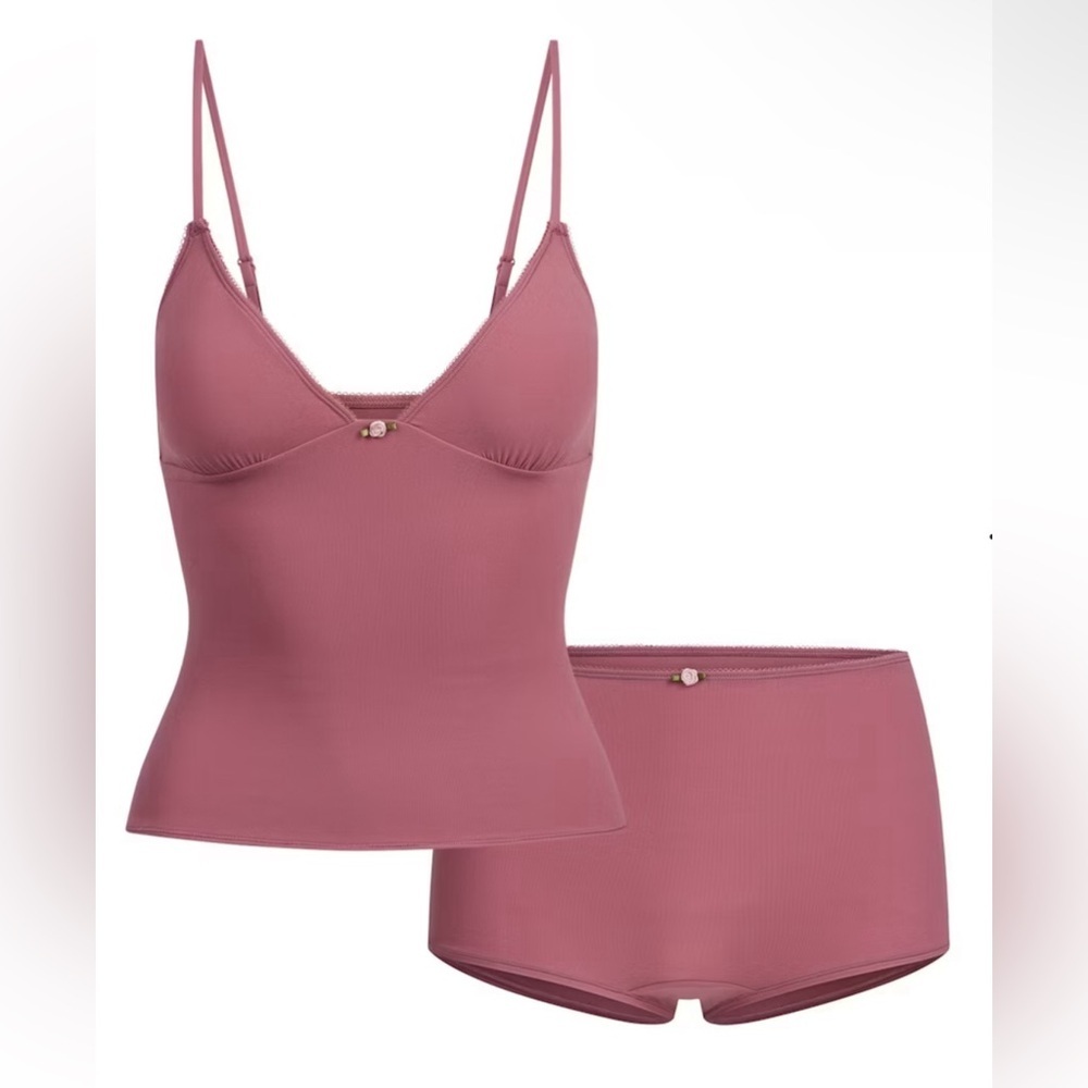 NWT Skims Fits Everybody Picot Cami and Boy Short Set in Beet - Picture 3 of 3